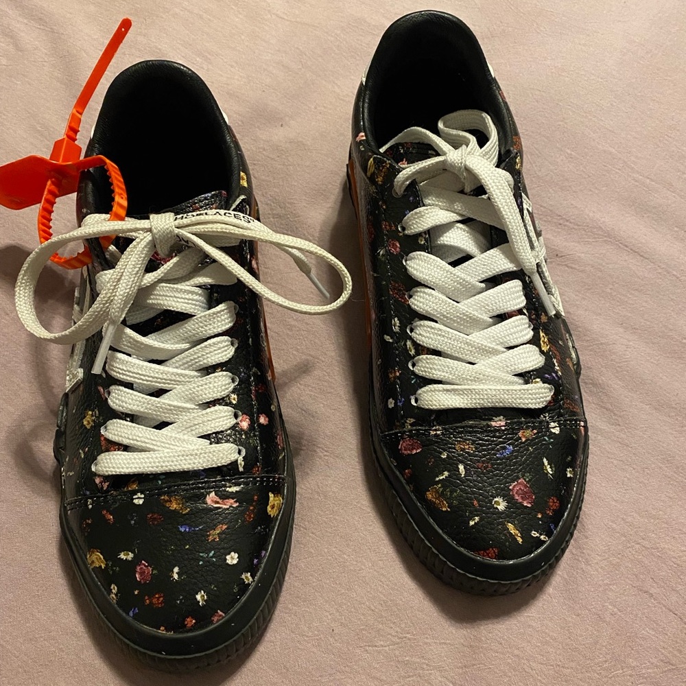 Off-White Sneakers